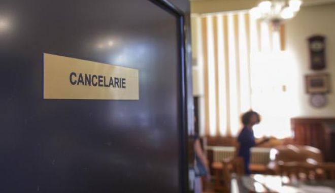 Ce spune Arhiepiscopia Tomisului despre profesorul care a spionat elevii în timp ce se dezbrăcau - yxnopthmztzkmwmxmjy4mjkymzq3zdm3-1539342802.jpg