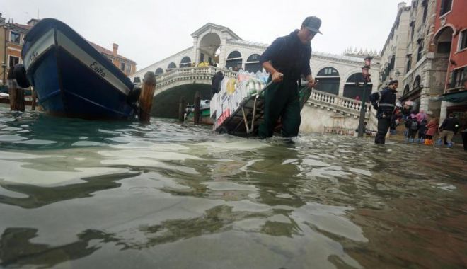 Cea mai înaltă maree din ultimii 50 de ani a devastat Veneția - yxnoptzknjuzzji2n2y3mzriywu5oduz-1573632865.jpg