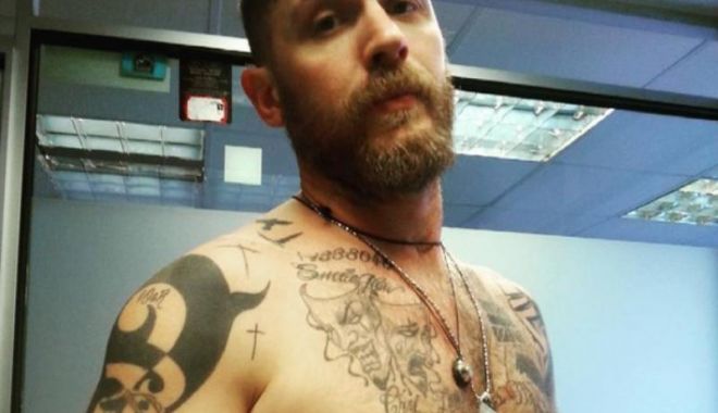 Tom Hardy și-a făcut un tatuaj inedit, după ce a pierdut un pariu cu Leonardo DiCaprio - yxnopwnkzjyyzdzizdfkztqzowuxnjmy-1517417636.jpg