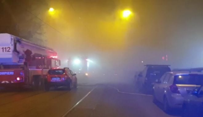 Incendiu puternic în București. Pompierii au intervenit cu 12 autospeciale - yzrjyji0mzu4ngu3njlinmnmm2q4m2vl-1617434479.jpg