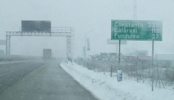 Demiteri la CNADNR după reacția întârziată de pe autostrada A2 - zapada-1414309838.jpg