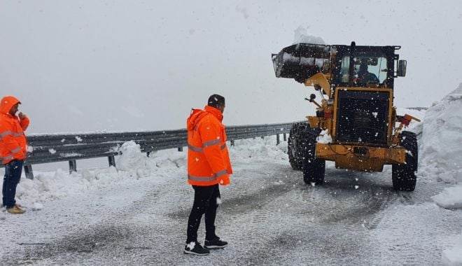 Șoseaua Transalpina rămâne închisă din cauza poleiului și a zăpezii - zapada-1634049020.jpg