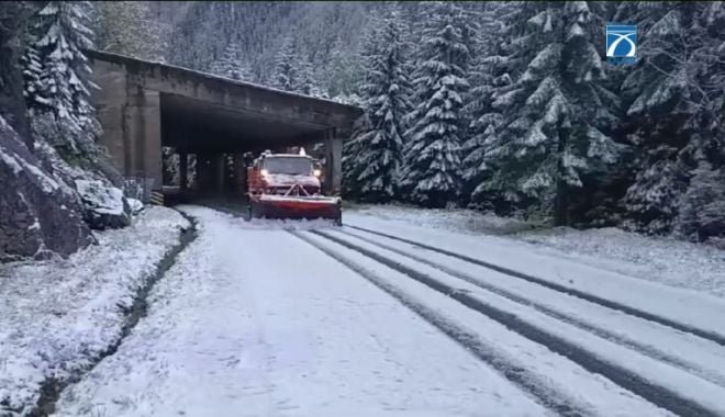 Prima zăpadă din această toamnă pe Transfăgărăşan; stratul are 15 centimetri la Bâlea Lac - zapada-1697439894.jpg