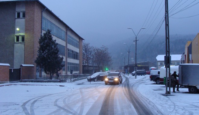 Alertă ANM. După-amiază, sunt condiții de instaurare a codului roșu de viscol, la Constanța - zapada2014021-1390986171.jpg