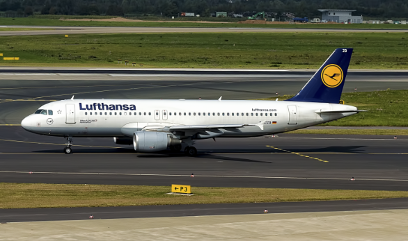 Haos în aeroporturi: sute de zboruri anulate după greva însoțitorilor de bord Lufthansa