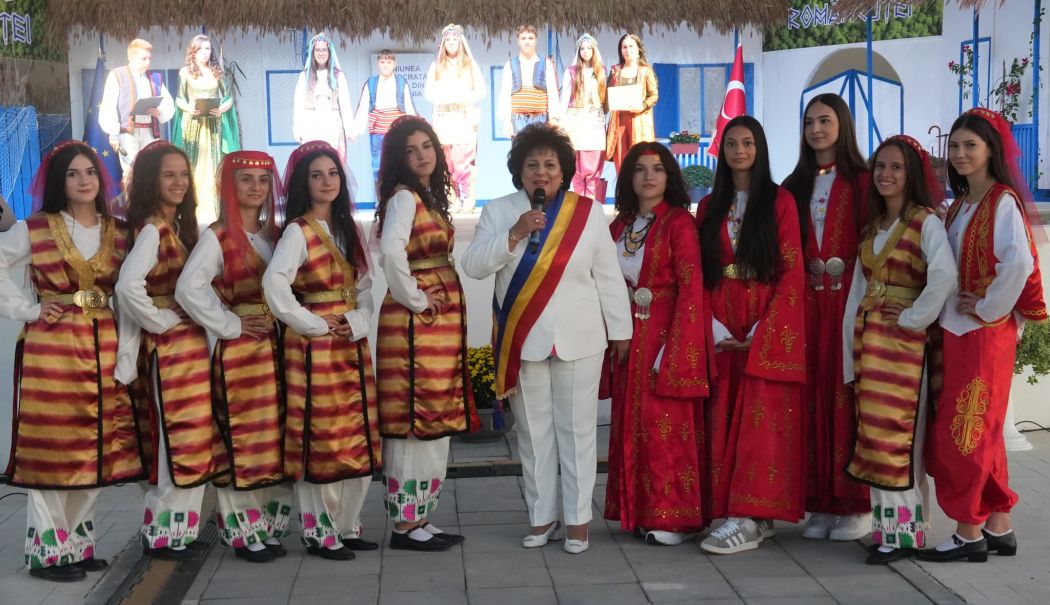 ZIUA DOBROGEI - Program artistic pe scena Căminului Cultural din Cumpăna - zd-cumpana-1762981892.jpg
