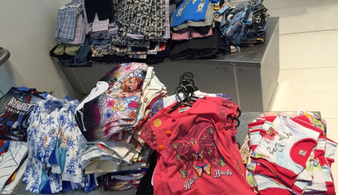 Zeci de haine, confiscate de jandarmii constănțeni - zecide-1508169472.jpg