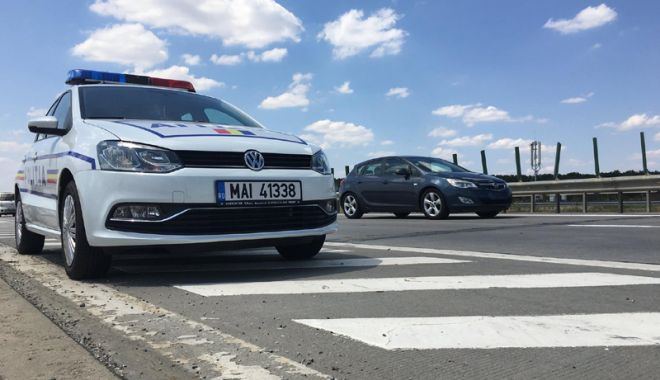 Zeci de permise reținute de polițiști într-o singură zi - zecide-1520614843.jpg