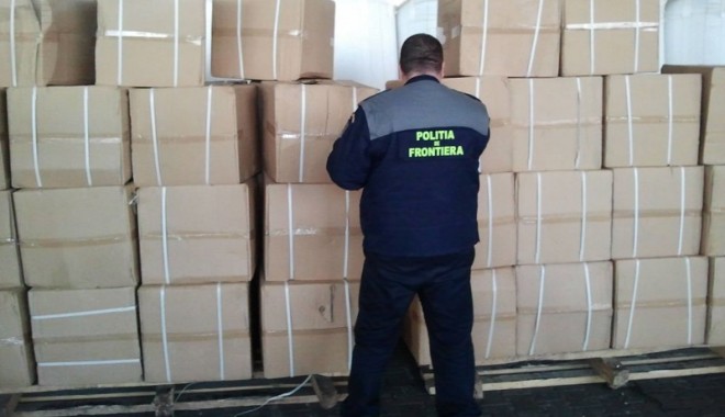 Zeci de containere aduse în portul Constanța cu acte false - zecidecontainere-1414169448.jpg