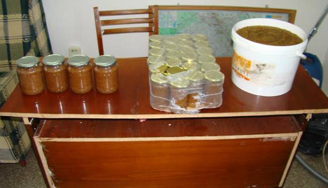 Zeci de kilograme de icre, confiscate de polițiști - zecidekilogramedeicre1-1424369123.jpg