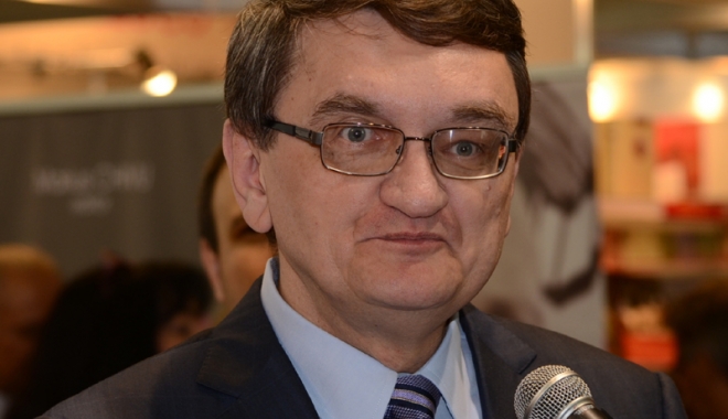Zeci de mii de semnături pentru demisia Avocatului Poporului - zecidemii-1483719957.jpg