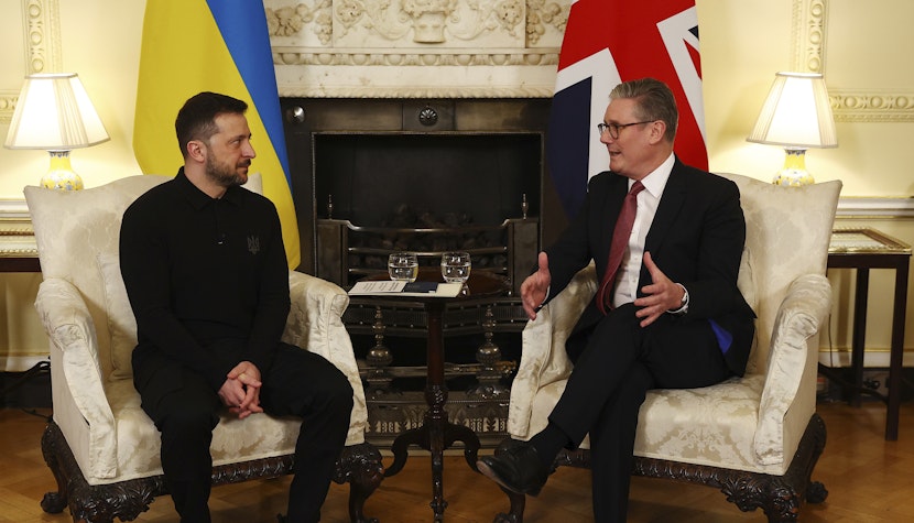 Keir Starmer i-a spus lui Zelenski că este într-adevăr binevenit la Downing Street - zelenski-anglia-1740915184.jpg