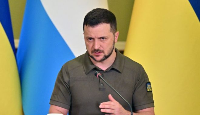 Volodimir Zelenski acuză Rusia că pregăteşte o lovitură decisivă în războiul energetic - zelenskiacuzarusia-1662302209.jpg