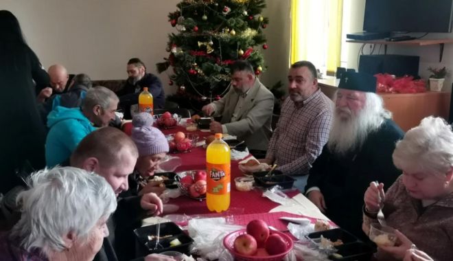 Mitropolitul Banatului și-a sărbătorit ziua la masă cu oamenii sărmani - zi-1673191097.jpg