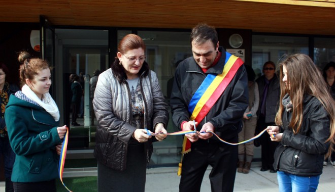 A fost inaugurat primul Centru  de Tineret din județul Constanța - ziarcorbuimg6367-1385404103.jpg
