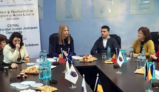 Primăria Ovidiu, gazdă a unui proiect educativ - ziarprimariaovidiugazda-1421341293.jpg