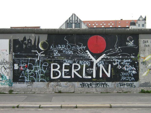 Germania aniversează 25 de ani de la manifestația care a dus la căderea Zidului Berlinului - zidulberlinului-1412836687.jpg