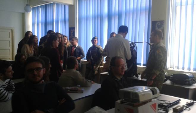 Ziua Armatei, în școlile constănțene - ziuaarmatei-1445621870.jpg