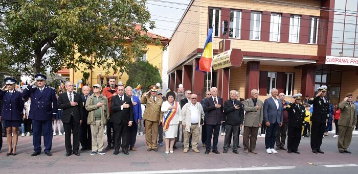 Primăria comunei Cumpăna sărbătoreşte Ziua Armatei Române - ziuaarmateicumpana202312e1698258-1729753504.jpg