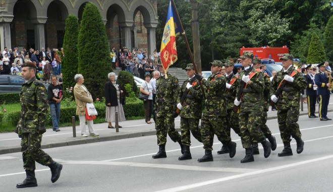 Ziua Armatei Române, sărbătorită de militari la Maritimo - ziuaarmateiromane-1414168271.jpg