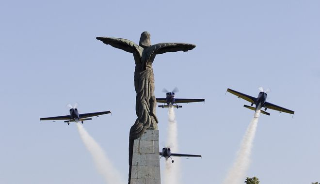 Ceremonie militară, de Ziua Aviației Române și a Forțelor Aeriene - ziuaaviatiei-1532073233.jpg