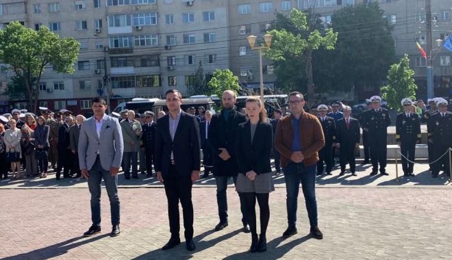 Ziua de 9 mai, marcată prin depuneri de coroane de tinerii din PSD Constanța - ziuade9mai-1557425765.jpg