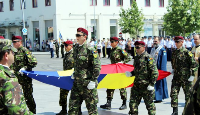 Roșu, galben și albastru. Ceremonii fastuoase de Ziua Drapelului Tricolor - ziuadrapelului-1529938044.jpg