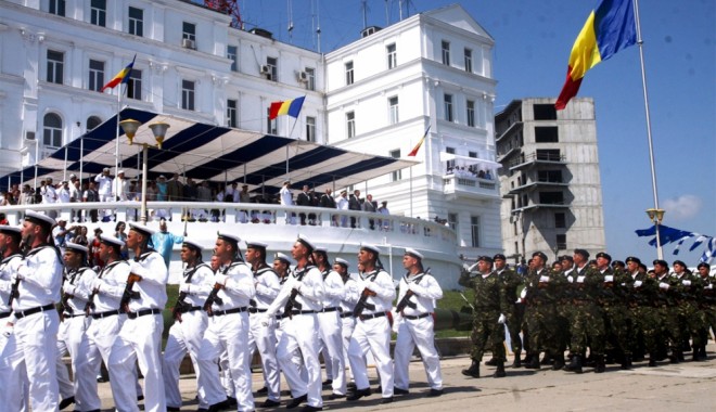Polițiștii stau de strajă de Ziua Marinei - ziuamarinei1375977921-1376394796.jpg