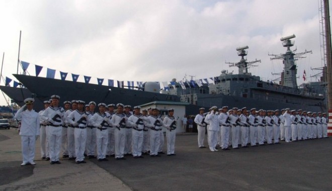 40 de soldați își încep cariera în marina militară - ziuamarinei2010nportulmilitarcon-1393256155.jpg