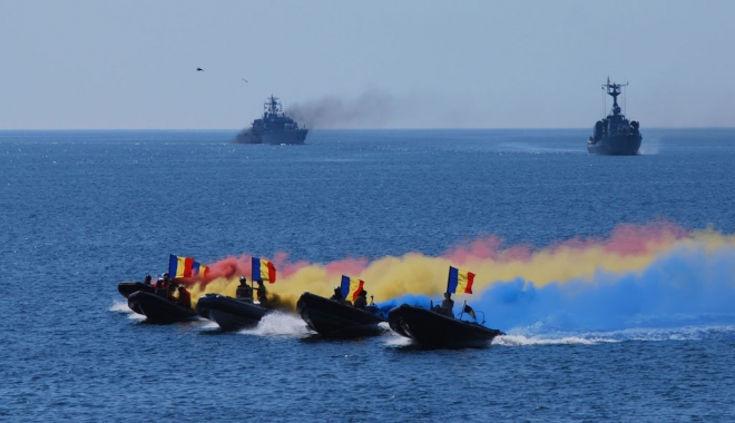 Seri culturale în săptămâna spiritualității marinărești de la Mangalia - ziuamarineiromanecusteagulromani-1502277023.jpg