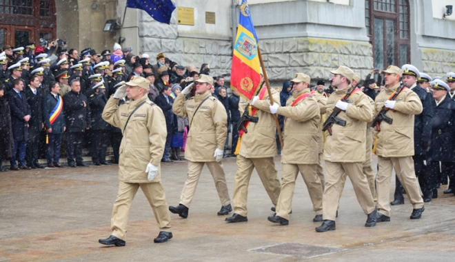 Ziua Națională, marcată la Constanța cu fulgi de nea și parade militare - ziuanationala20-1480602471.jpg