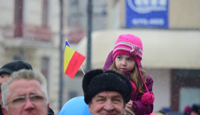 Ziua Națională, marcată la Constanța cu fulgi de nea și parade militare - ziuanationala26-1480602537.jpg