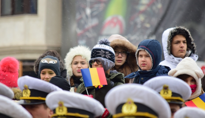 Ziua Națională, marcată la Constanța cu fulgi de nea și parade militare - ziuanationala4-1480602568.jpg