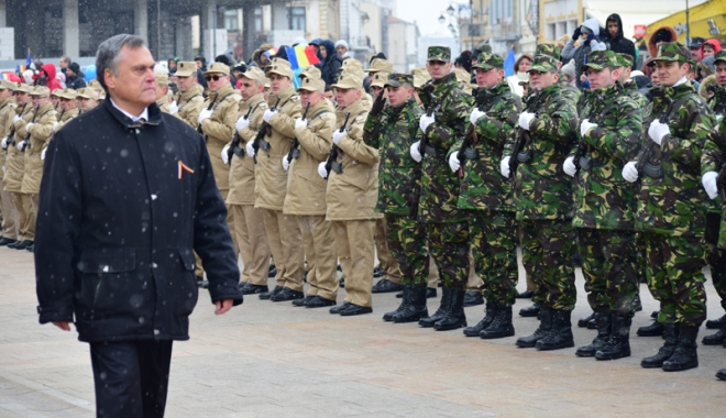 Ziua Națională, marcată la Constanța cu fulgi de nea și parade militare - ziuanationala6-1480602578.jpg
