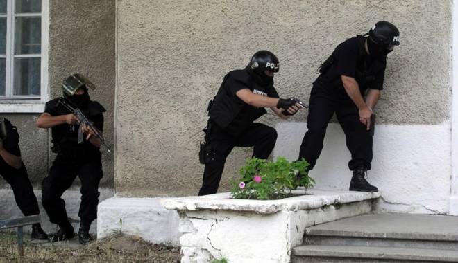 Polițiștii vor să pensioneze pistolul Carpați. 