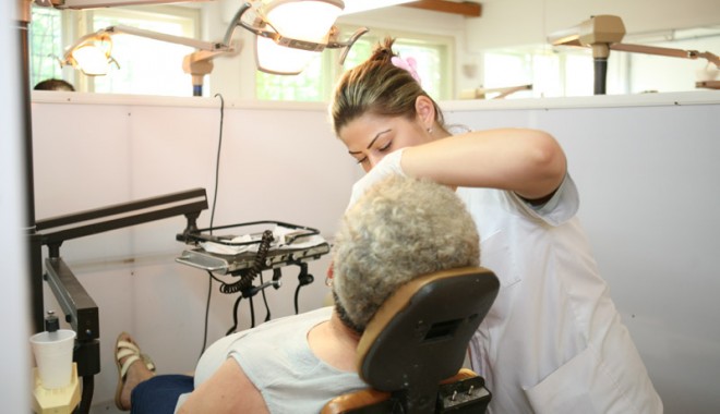 Românii stau prost la capitolul igienă dentară - ziuaprofilaxieidentare-1369928751.jpg