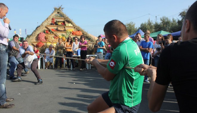 Zilele Recoltei, în acest week-end, la Năvodari - ziuarecoltei-1411404658.jpg