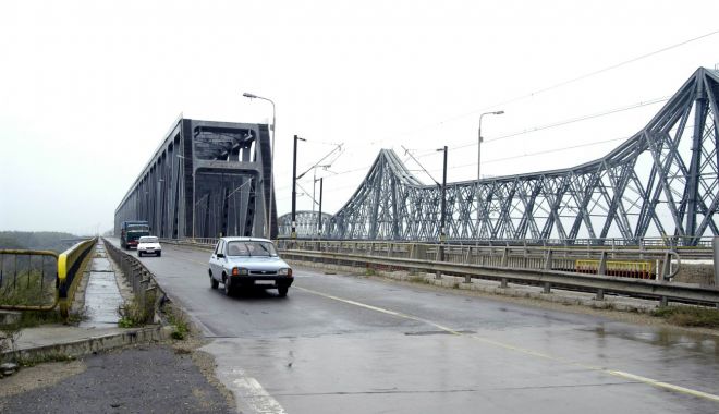 Zona rutieră a podului de la Cernavodă va fi reabilitată - zonarutieraapoduluidelacernavoda-1613412833.jpg