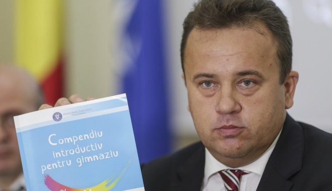 Compendiul introductiv pentru clasa a V-a a fost distribuit către școli - ztk1n2izymewztcwodcznzu4zdvhzgjh-1504871819.jpg