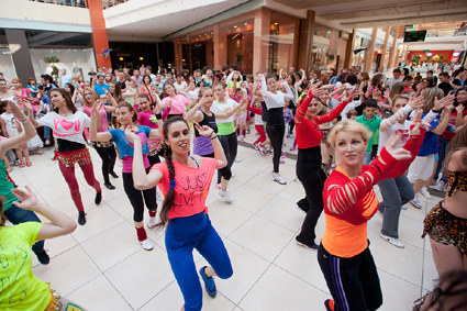 TDC: Dans și distracție în stil Zumba! - zumba-1384349708.jpg