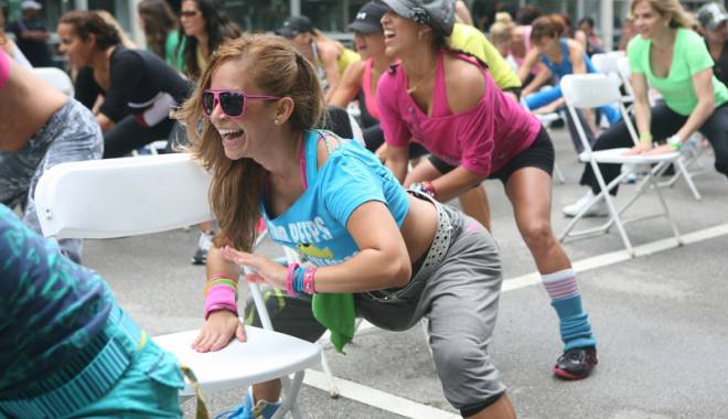 Mai întâi la Zumba, apoi plajă! - zumbasentao1422802916-1438595186.jpg