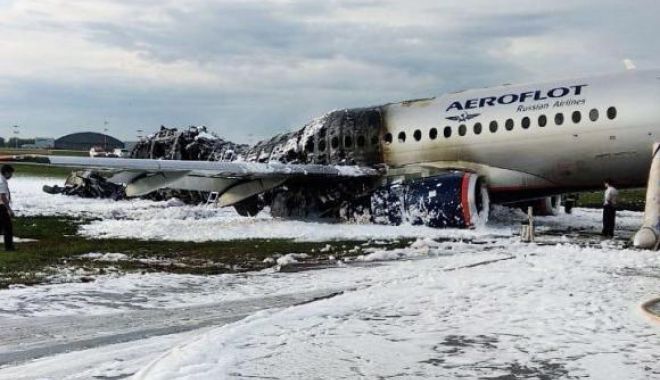 Arși de vii în avionul în flăcări, după ce unii pasageri au blocat culoarul, pentru a-și lua bagajele! - zwcmdz01odamagfzad00zjeyndi1ndnh-1557224265.jpg