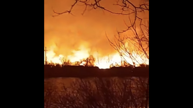Incendiu puternic în Delta Dunării, în zona localităţii Sulina - zwi0zjq1nznjzta1yzgyntjhotiwzjg1-1735973761.jpg