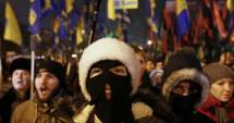 Stire din Actualitate : Mii de ultranaționaliști au defilat cu torțe la Kiev