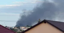 Stire din Eveniment : Incendiu de proporții într-o hală din Medgidia. Flăcările se manifestă pe 3.000 mp