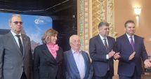 Stire din Politică-Administrație : GALERIE FOTO. Cazinoul, luat cu asalt de politicieni. Simbolul Constanței, predat edilului Vergil Chițac, în prezența premierului Marcel Ciolacu