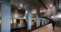 Stire din Eveniment : Incident la metrou. O garnitură a fost retrasă pentru verificări, iar călătorii au fost debarcați