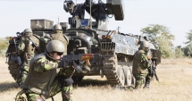 Stire din Eveniment : MAI ESTE ARMATA ATRACTIVĂ PENTRU TINERI? Profilul viitorilor soldați: "Rambo fără Bacalaureat, fără alte așteptări în viață"