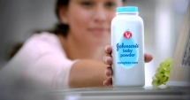 Stire din Sănătate : SENTINȚĂ ȘOC. PUDRA DE BEBELUȘI DE LA JOHNSON ESTE CANCERIGENĂ. Compania, obligată la despăgubiri de sute de milioane dolari
