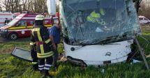 Stire din Actualitate : 15 persoane implicate în accident! UN MORT ȘI NOUĂ RĂNIȚI